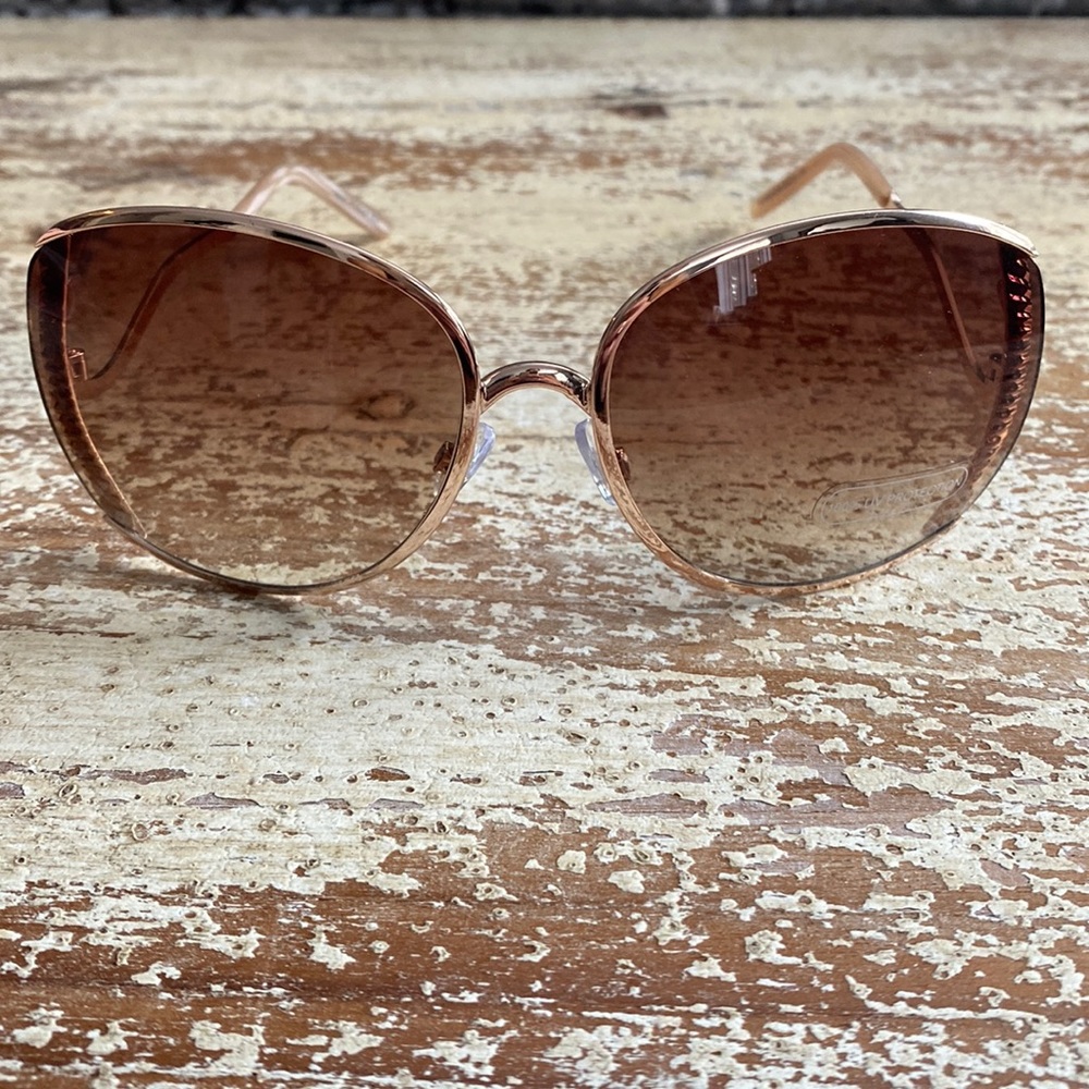 3 item bundle for $15✨create your bundle and send to me for discount! Sunglasses